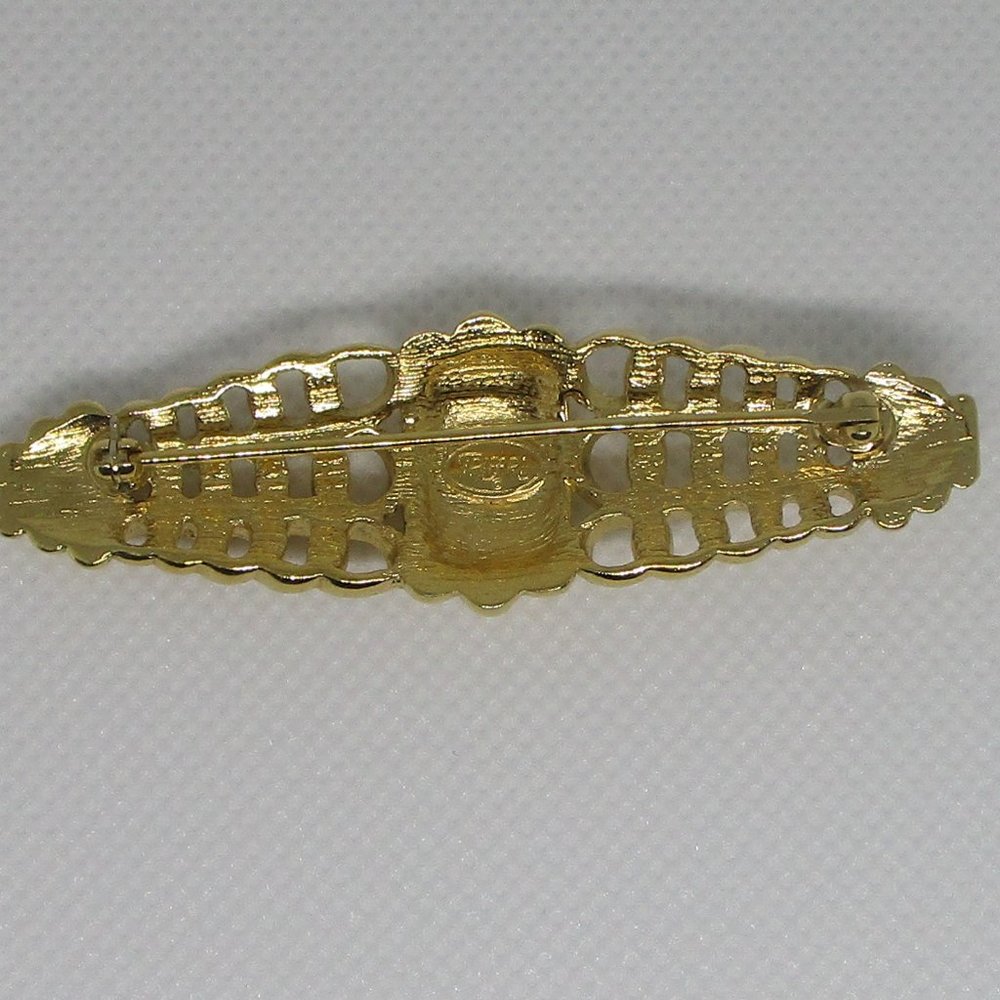 Trifari Gold Tone Rounded Rectangle Shape Brooch Pin - Picture 4 of 7